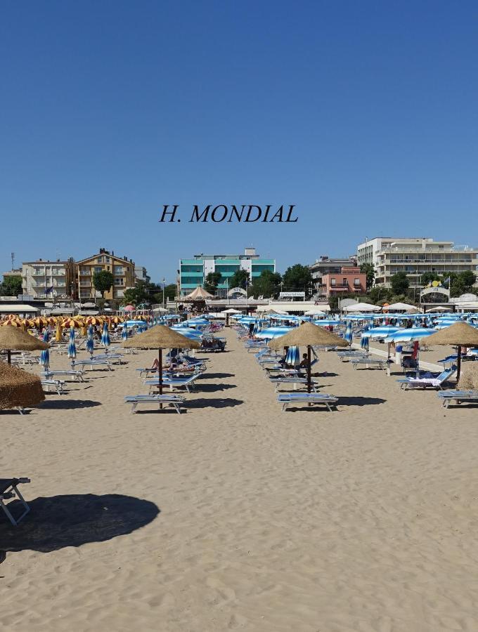 Hotel Mondial Rimini Bagian luar foto