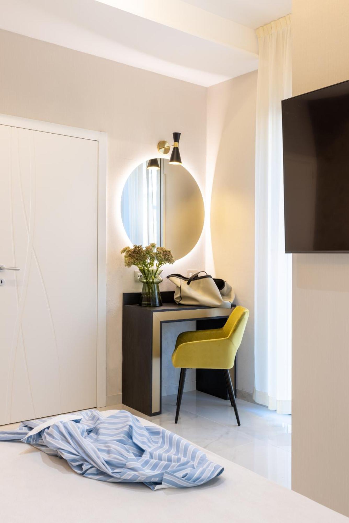 Hotel Mondial Rimini Bagian luar foto
